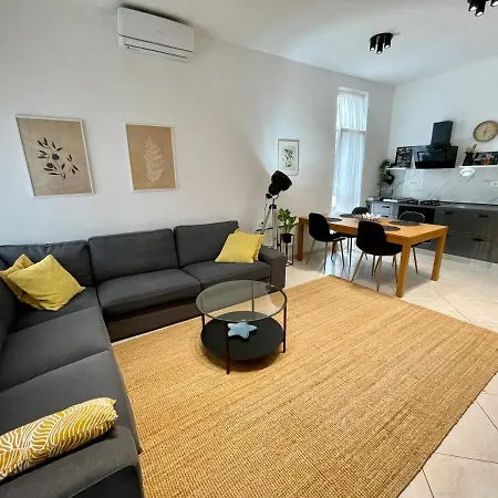 House Runa Апартаменты *