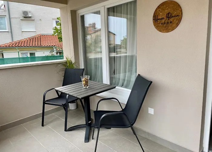 Apartament House Runa *